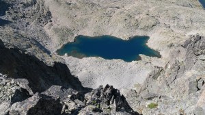 Sous le pic, l'ibón de Xuans